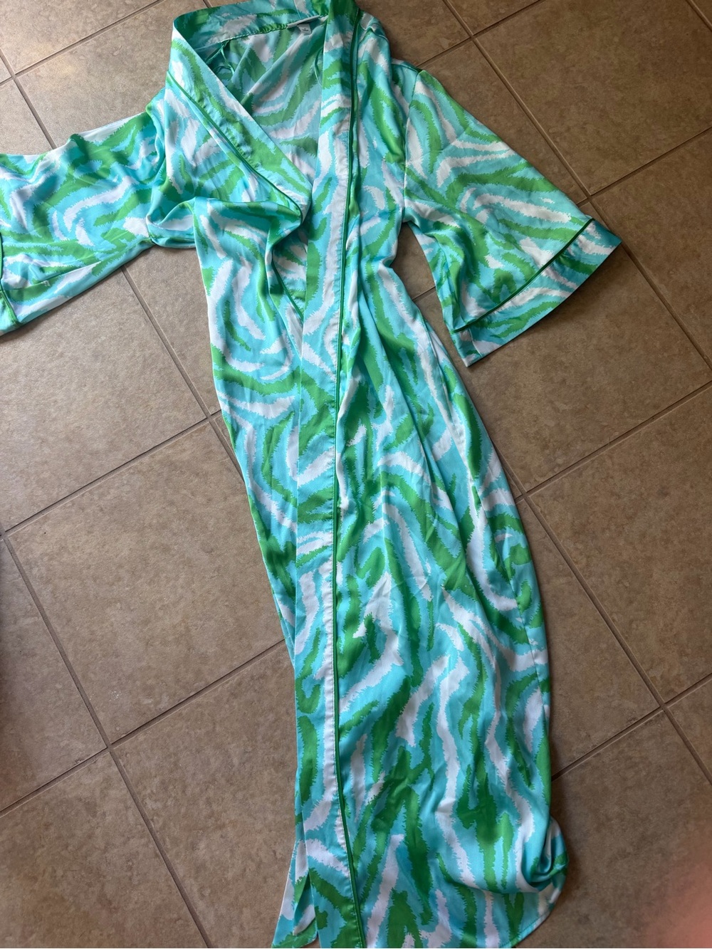 Diane Von Furstenberg for Target Green Wave Print Robe